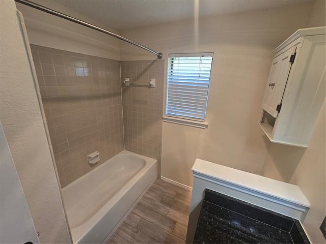 Building Photo - 508 Tarragon Ln