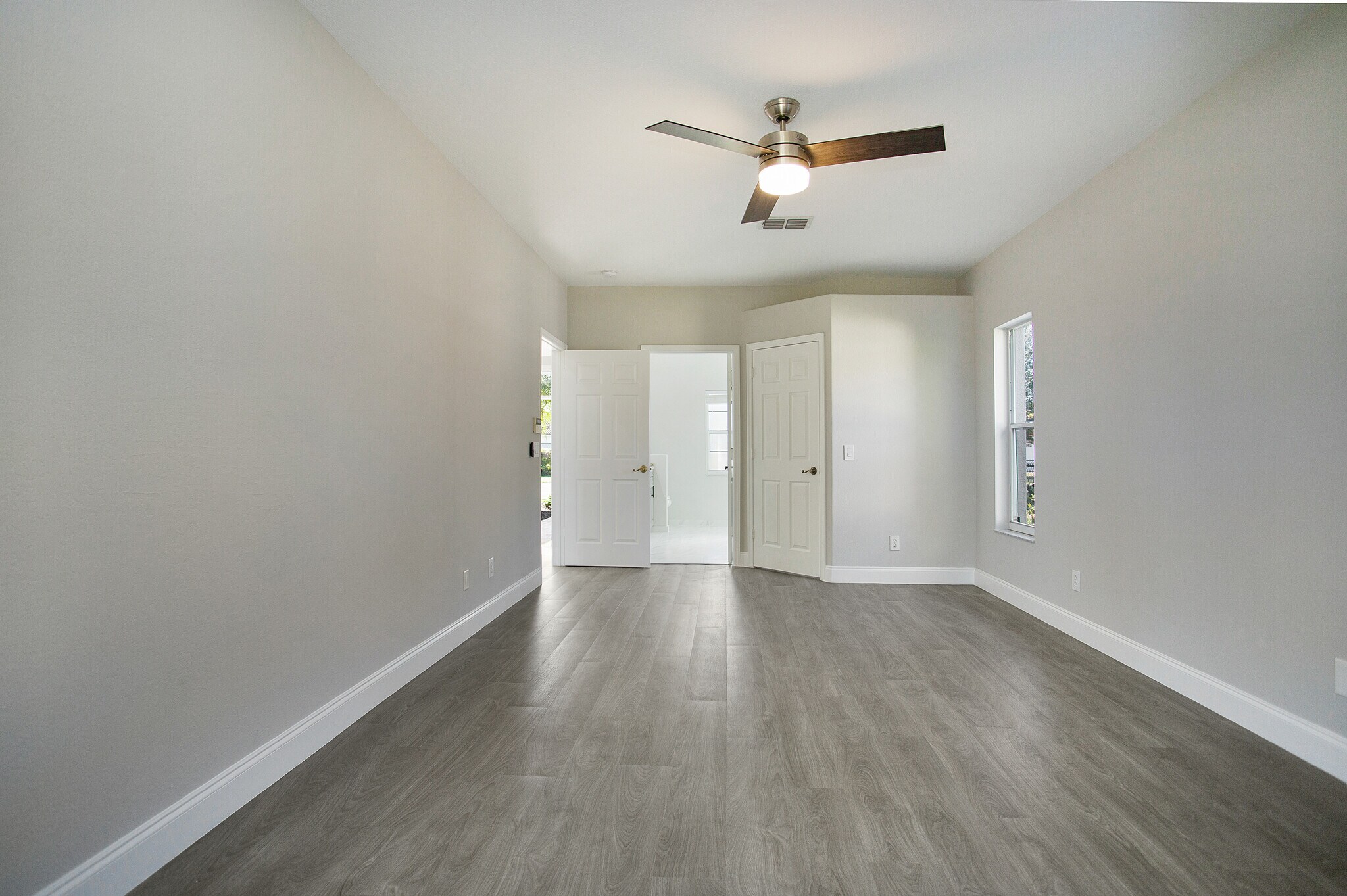 Building Photo - 2921 Inlet Cove Ln E