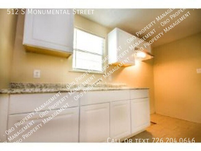 Building Photo - 512 S Monumental St