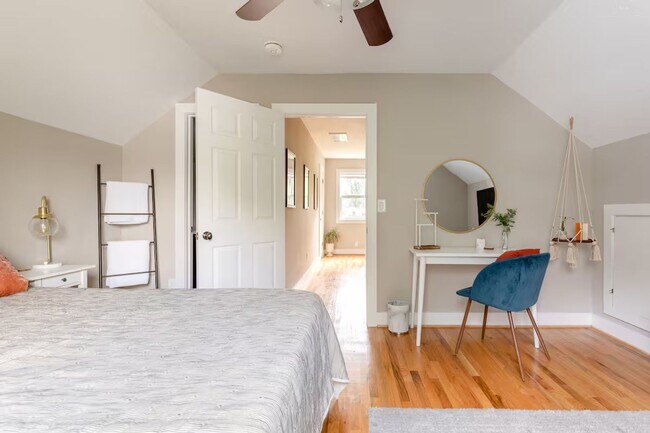 Building Photo - Ideal West Nashville Location!