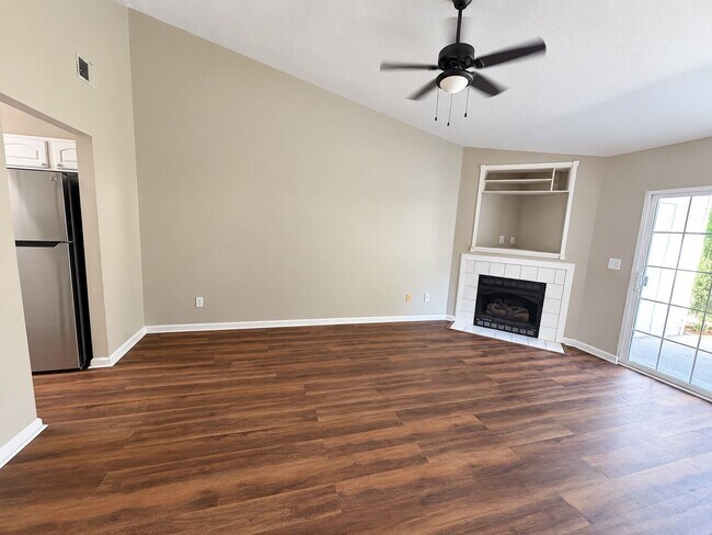 Building Photo - 1342 Pinnacle Ln