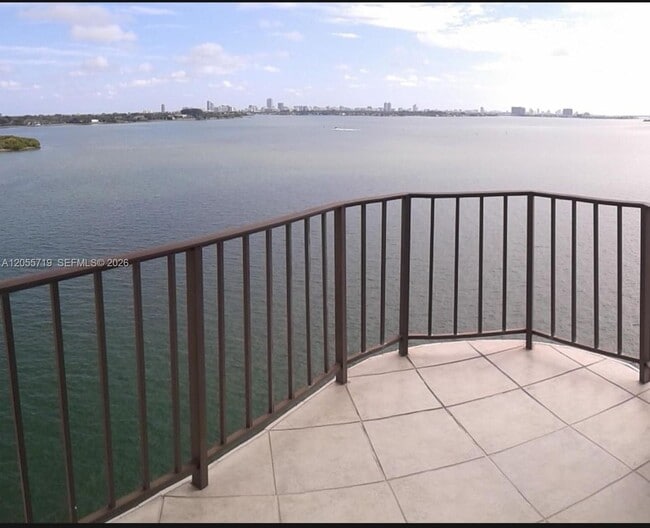 Building Photo - 11930 N Bayshore Dr