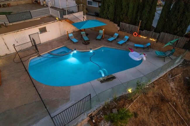 Building Photo - 1853 Penasco Rd