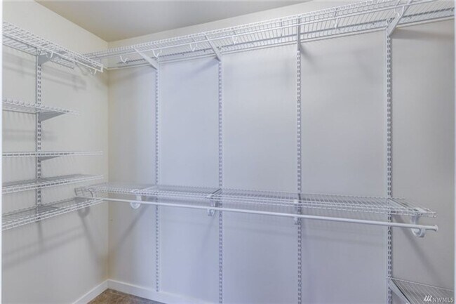 Building Photo - 4Bd/2.5Ba Lynnwood House