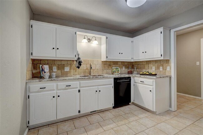 Building Photo - 632 Stag Trail