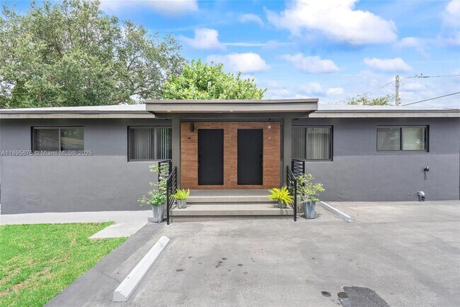 Building Photo - 100 NE 71st St