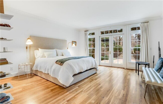 Building Photo - 4224 E Conway Dr NW