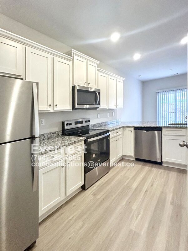 Building Photo - 114 Lightning Dr