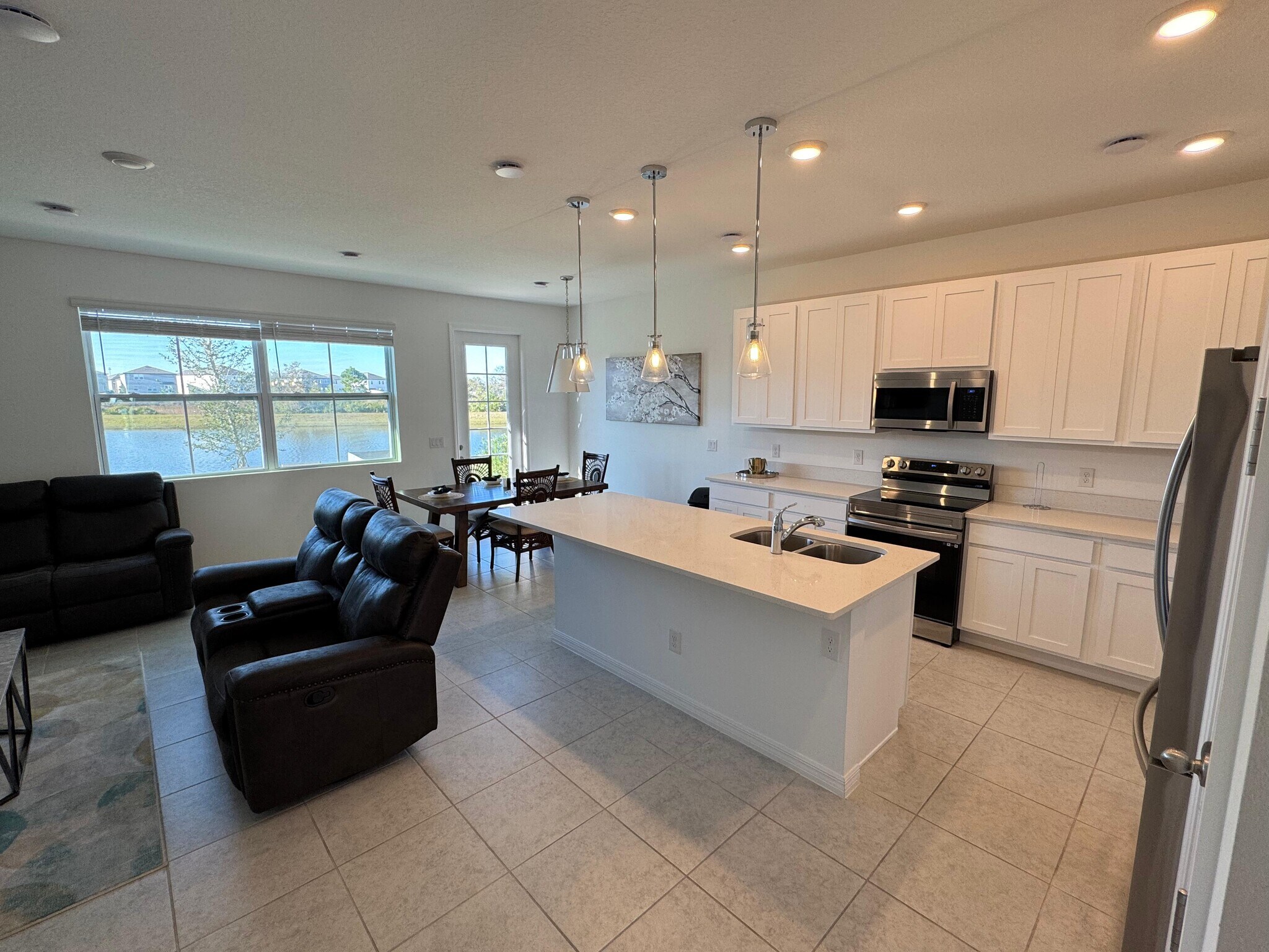 Building Photo - 706 Longboat Dr