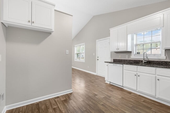 Building Photo - 3419 Pear Tree Court Unit A