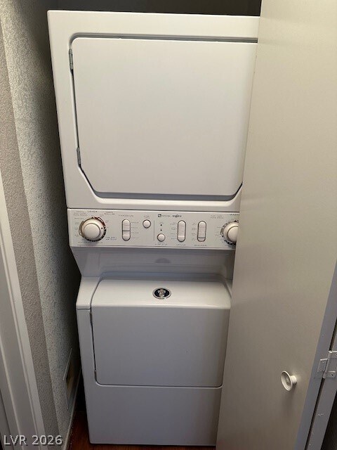 Building Photo - 5000 Red Rock St