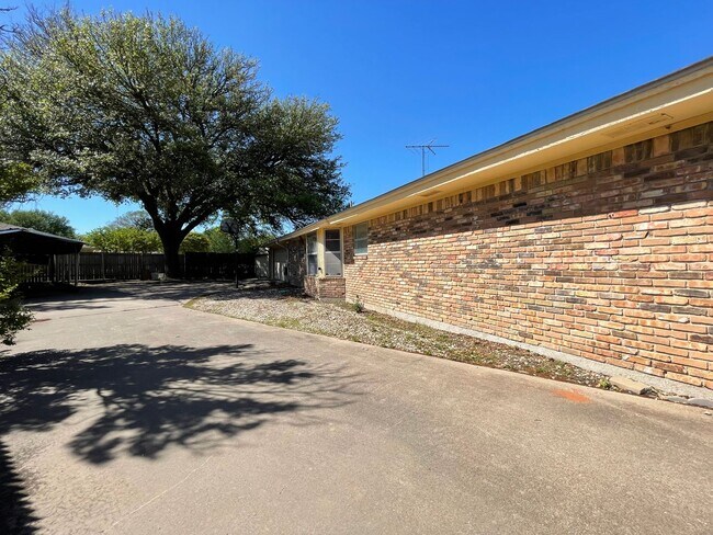 Building Photo - 4508 Mill Pond Ct