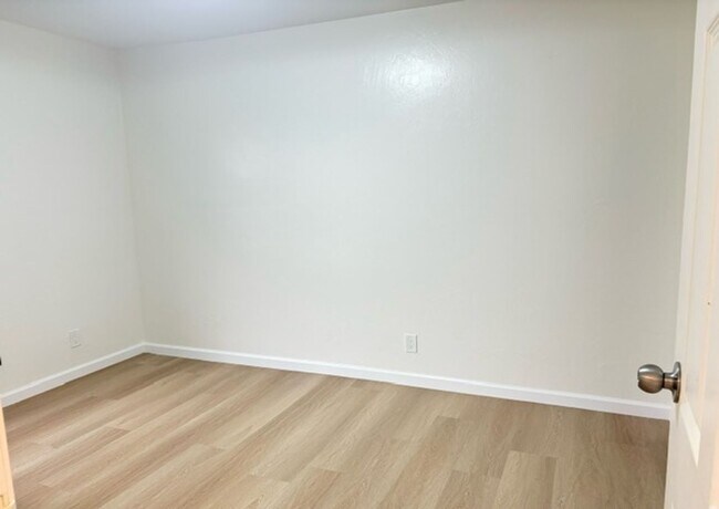 Building Photo - Kahe Kai - Two Bedroom