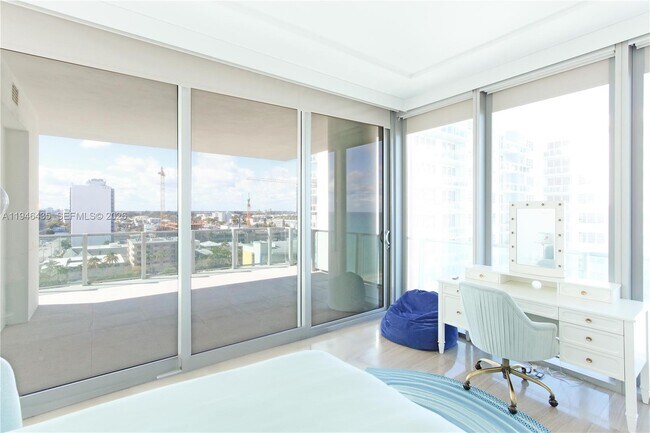 Building Photo - 6901 Collins Ave