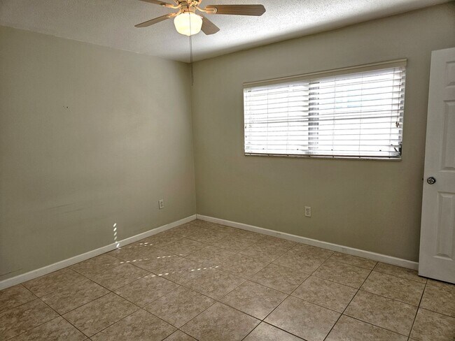 Building Photo - Annual 2nd Floor Condo For Rent located on...