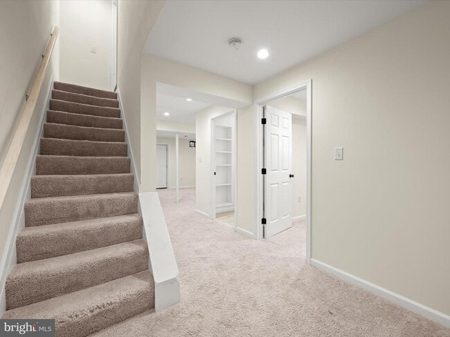 Building Photo - 8806 Admiral Dr