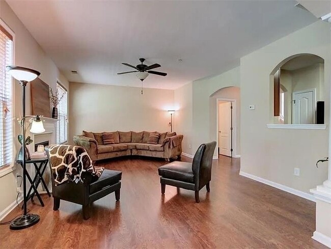 Building Photo - 1083 Brownstone Dr SW