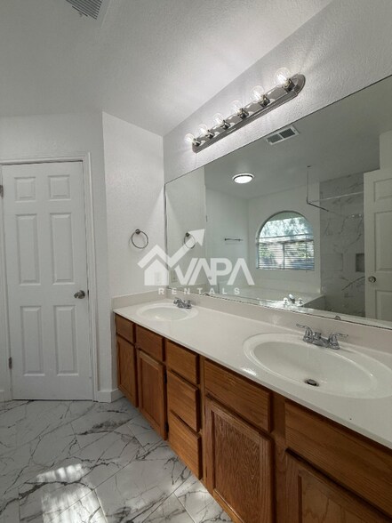 Building Photo - 7226 Bull Creek Dr