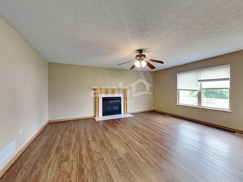 Building Photo - 438 Rothgate Dr