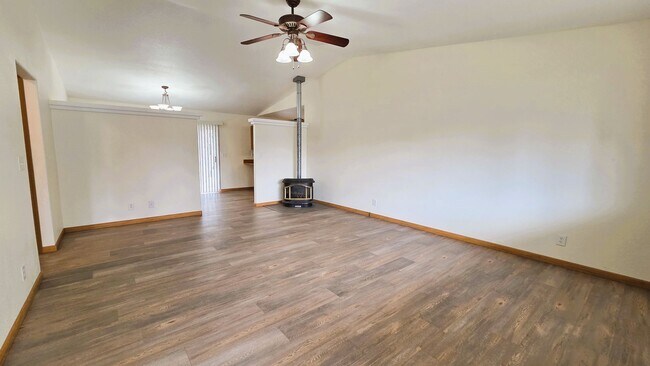 Building Photo - 2-Bed, 2-Bath, Single Level Home by Ponderosa Springs Golf Course in Coeur d'Alene