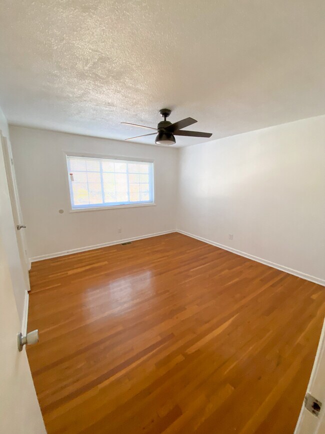 front bedroom - 506 N Greensboro St