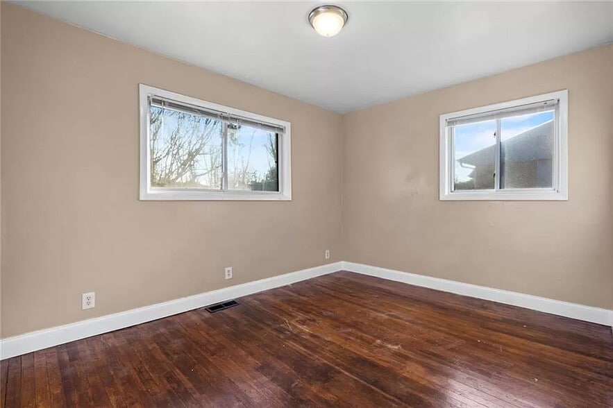 Building Photo - 1260 Farley Dr