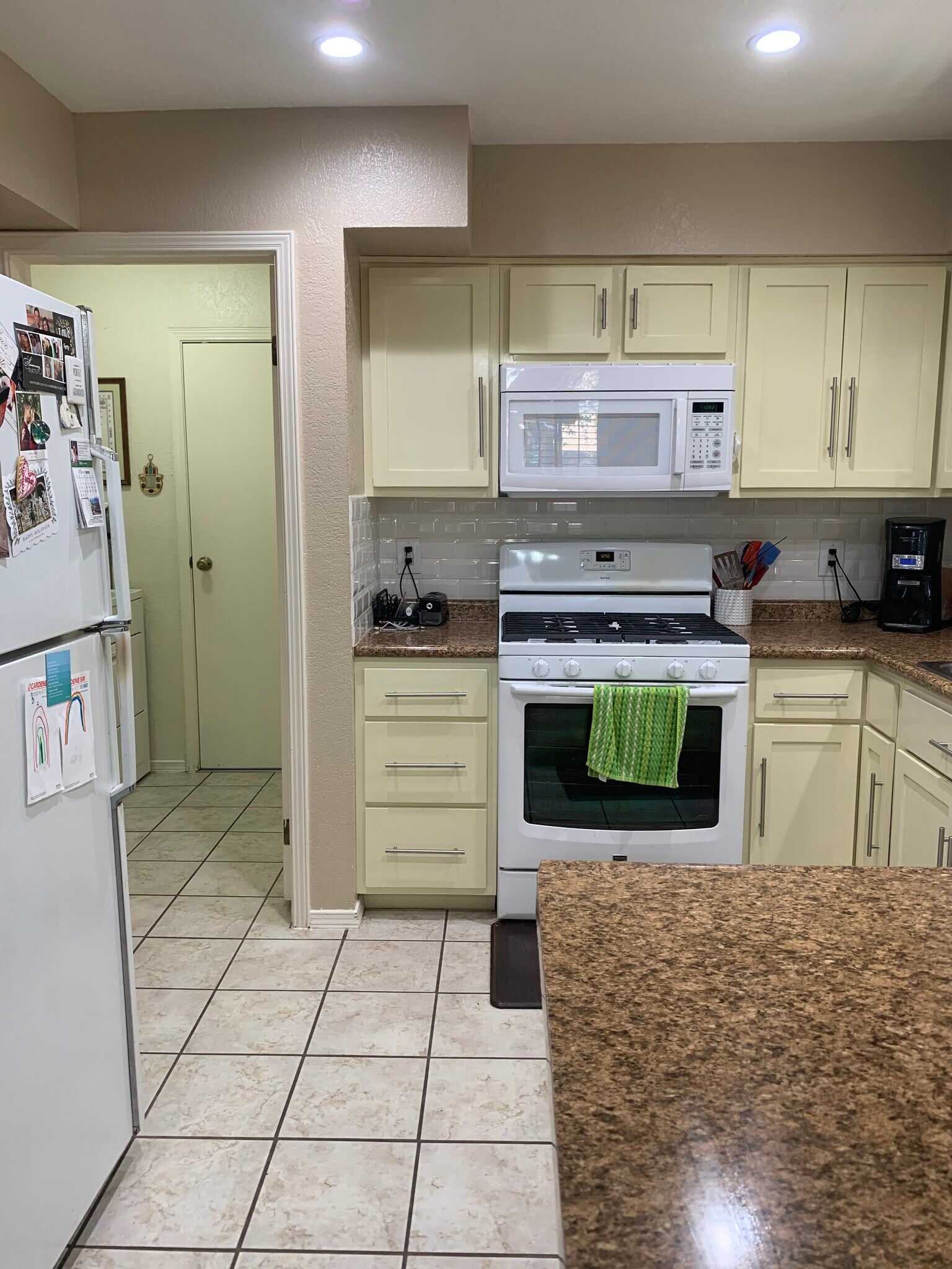 Building Photo - 678 El Parque Dr