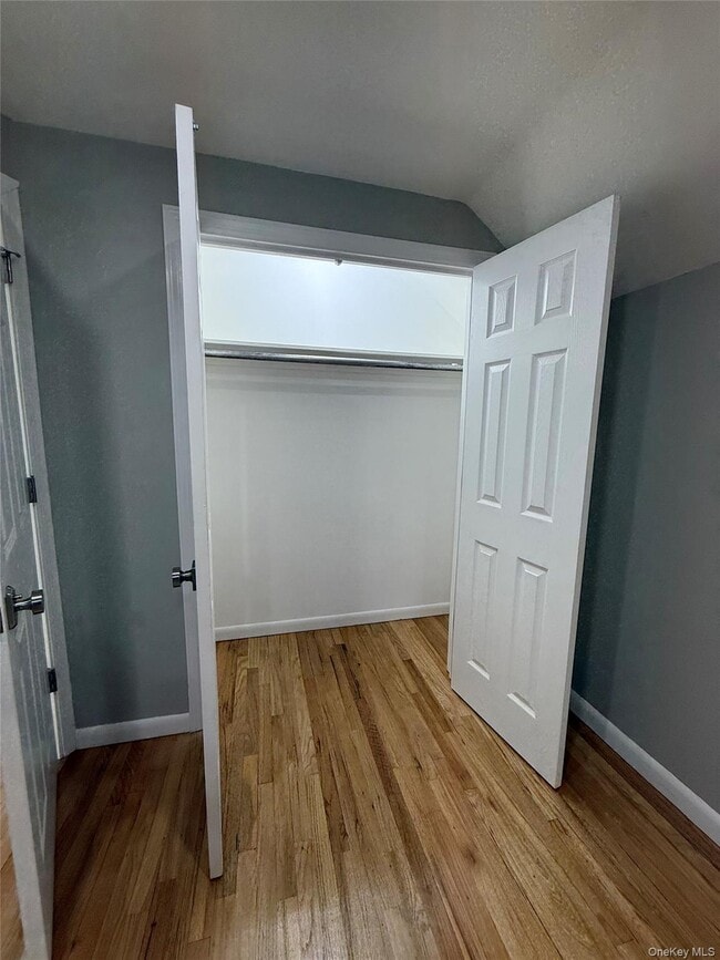 Building Photo - 44 Pine St