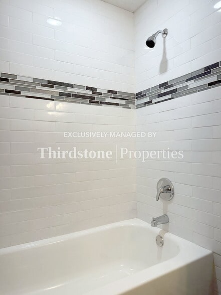 Building Photo - 10833 Liscard Rd S