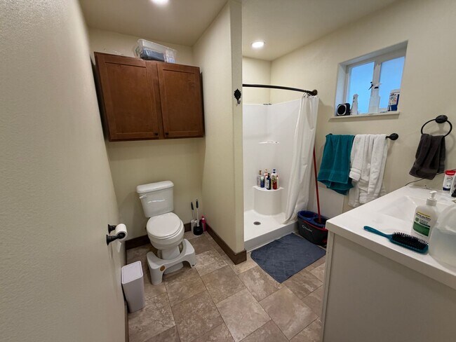 Building Photo - 722 Lambrecht Ln