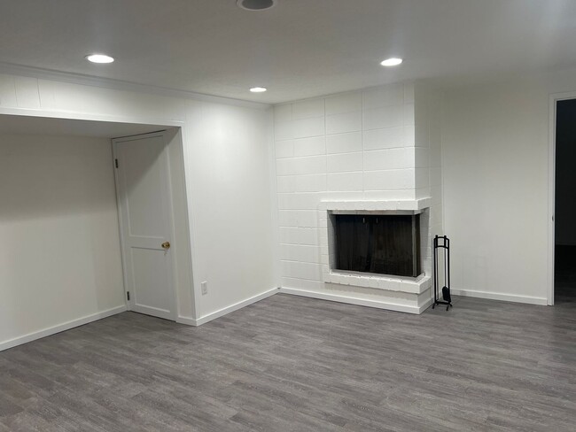 Building Photo - Spacious Home for Rent in South Seattle’s ...