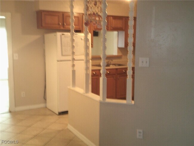 Building Photo - 1411 Caywood Cir S