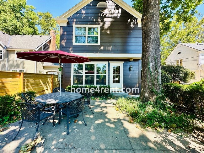 Building Photo - Charming Dutch Colonial in Brookside w/ an Updated Kitchen, Wood Floors, Fenced Yard and a Finish...