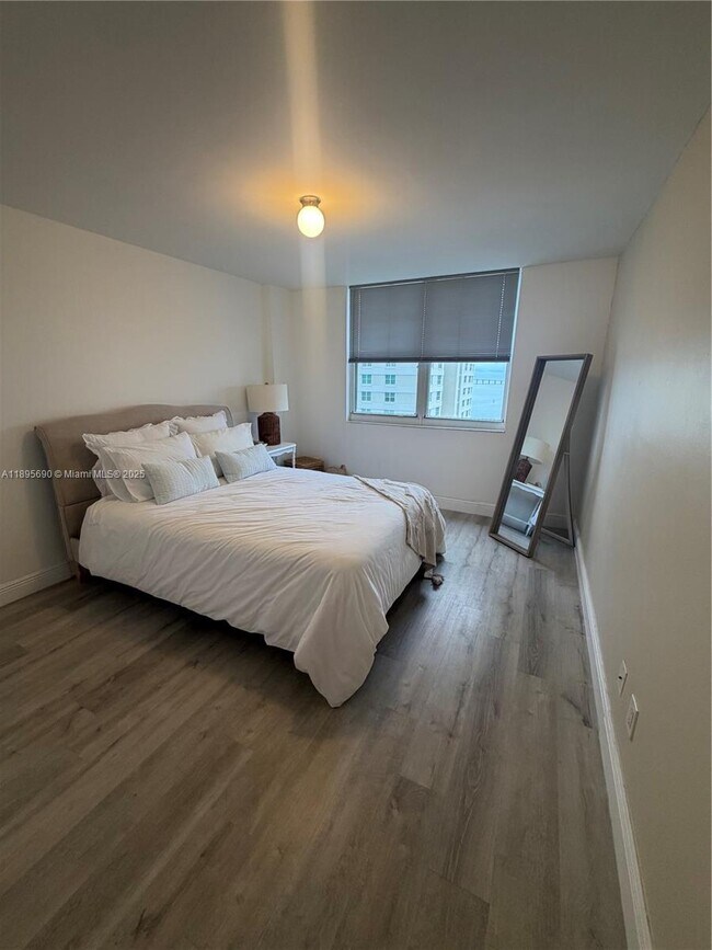 Building Photo - 770 Claughton Island Dr