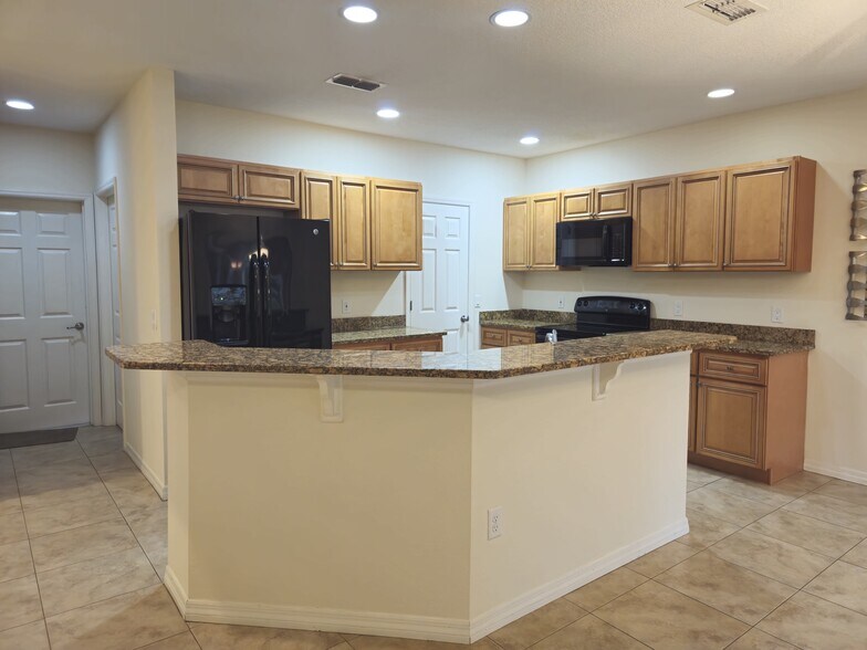 Building Photo - 14 Meridian Dr