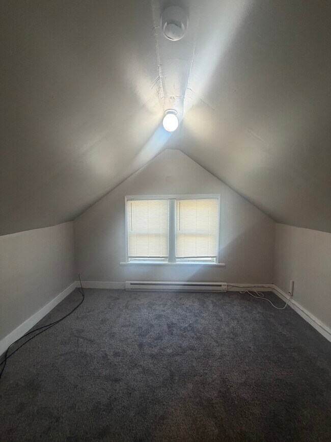 Building Photo - 3611 E 103rd St