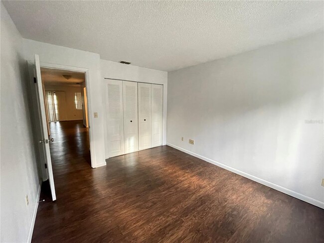 Building Photo - 510 Fairways Cir