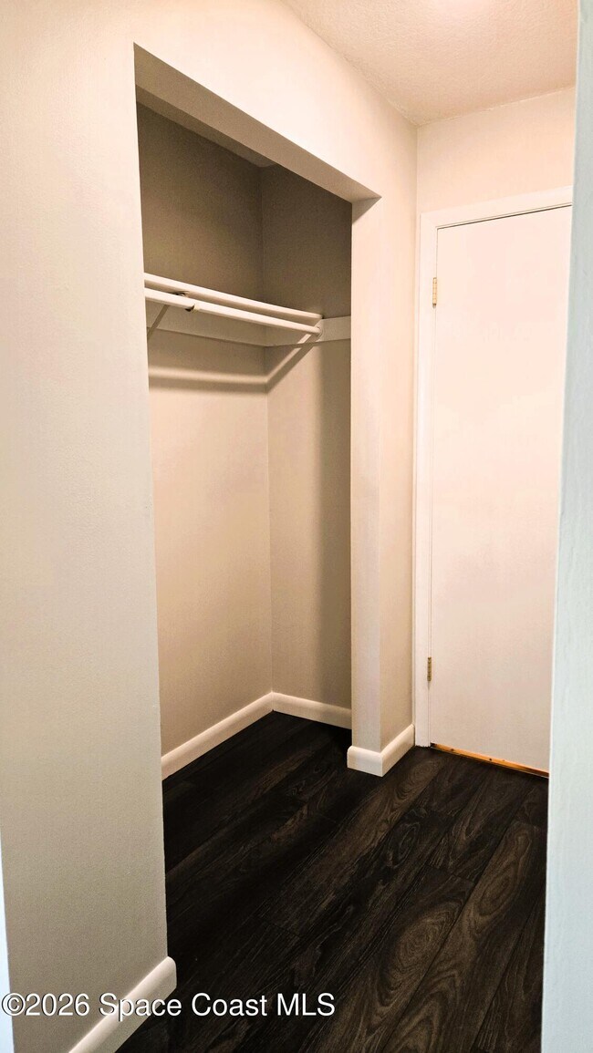 Building Photo - 1731 Bluebird Ct