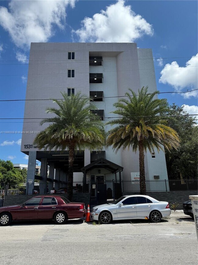 Primary Photo - 1531 NW 16th Ave