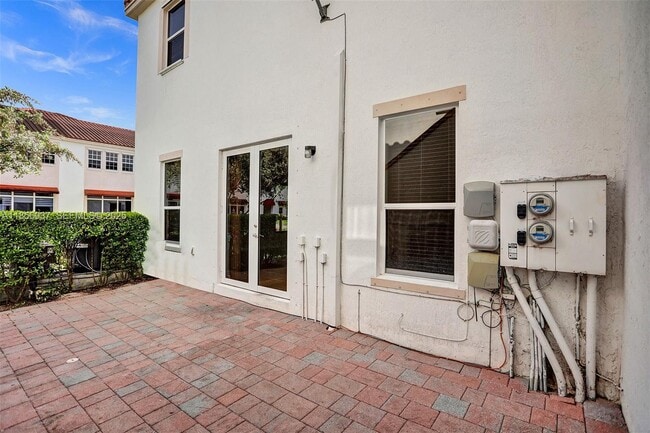 Building Photo - 9500 SW 167th Ave