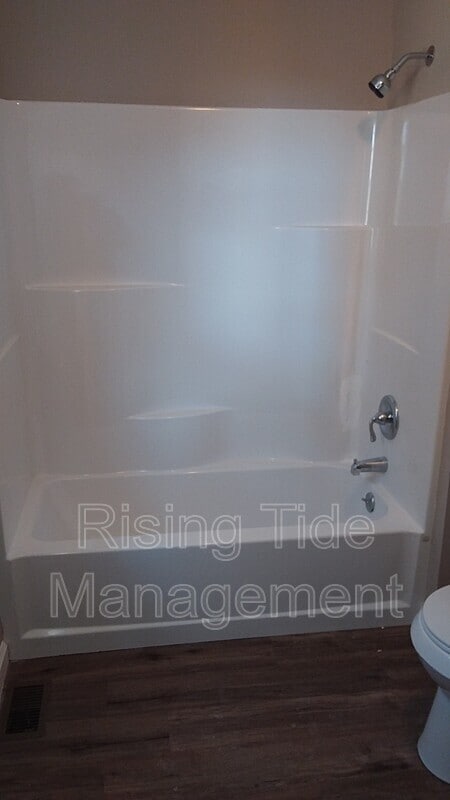 Building Photo - 900 Lynn Dale Ln