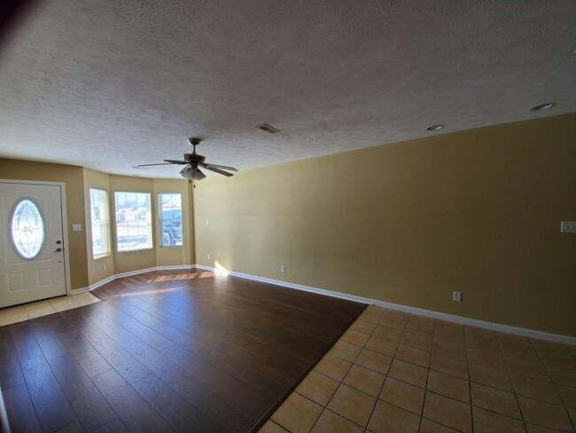 Building Photo - 1403 Guardian Pl