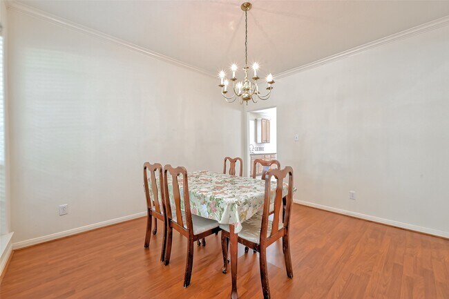 Building Photo - 6806 Rhodes Ct