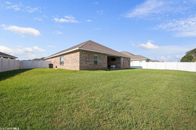 Building Photo - Charming 4BR House in Daphne