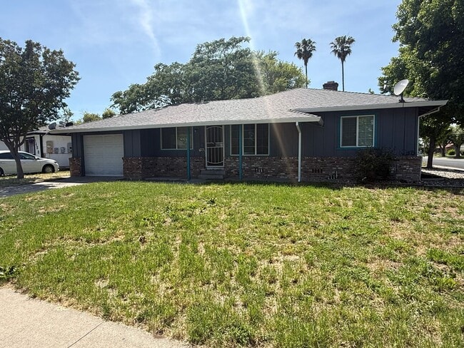 Building Photo - 7400 Loma Verde Way