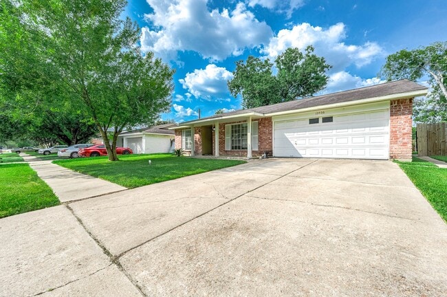 Building Photo - 13706 Towneway Dr