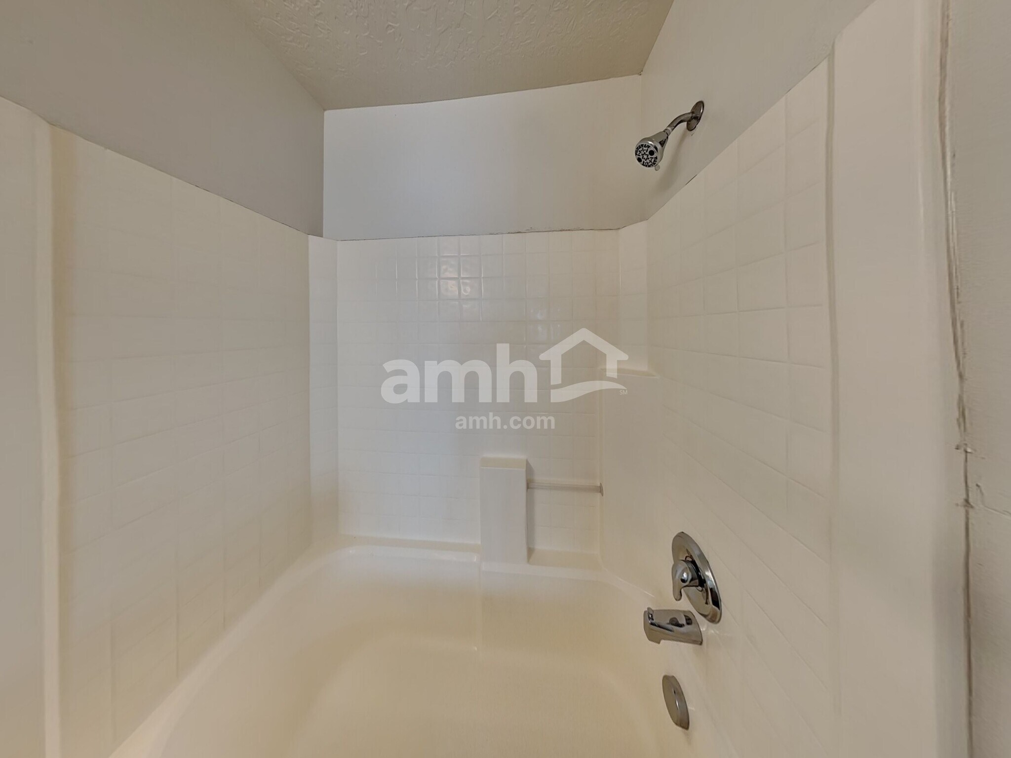 Building Photo - 3261 N Maplestone Ave