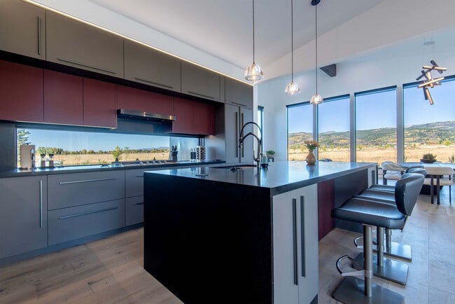 Building Photo - 779 Lucia Ln