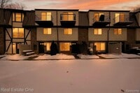 Building Photo - 874 N Main St