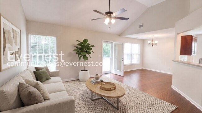 Building Photo - 3 Bed/2 Bath Home with Garage / Coming Soon!